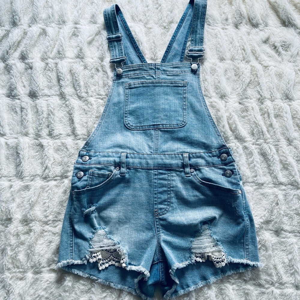 No boundaries Denim overall size M (7-9)